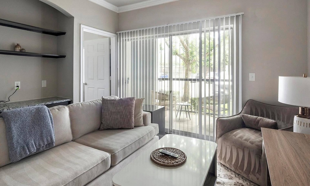 Richmond Apartment | Landing | Stylish 1BD, Gym, Clubhouse