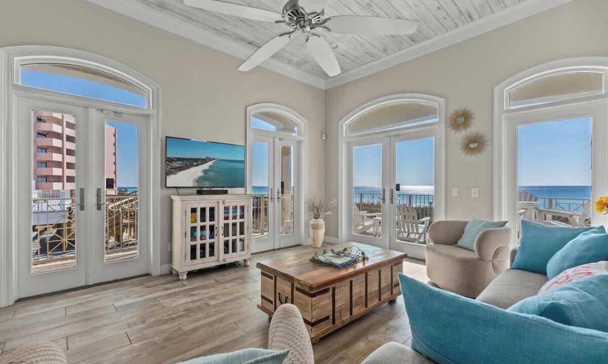 Holiday Isle House | LandZen BeachFront FreeBikes and BeachService