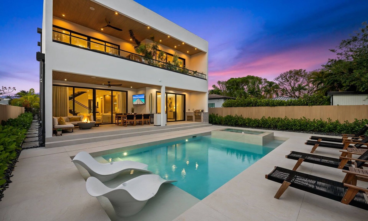 Victoria Park House | Las Olas, Holiday Park & beach at your door!