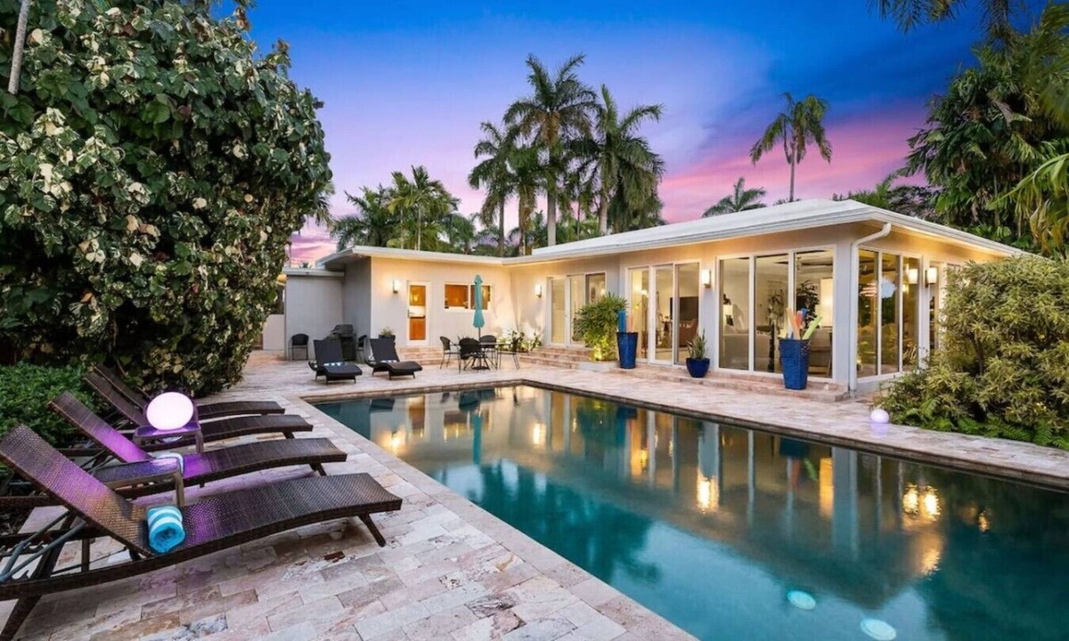 Hendricks and Venice Isles House | Las Olas Waterfront Home | Heated Pool, Yacht Dock