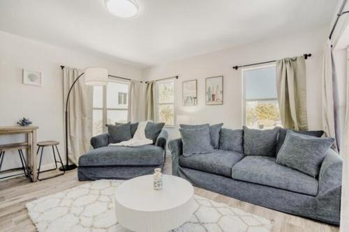 Poinciana Park Apartment | Lauderdale Breeze Villas - Coastal 2 Bedroom