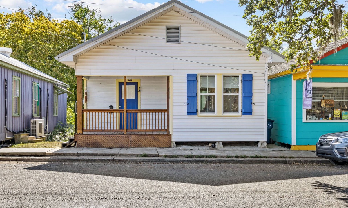 Arnaudville Cottage | Le T'fer on Bayou Fuselier