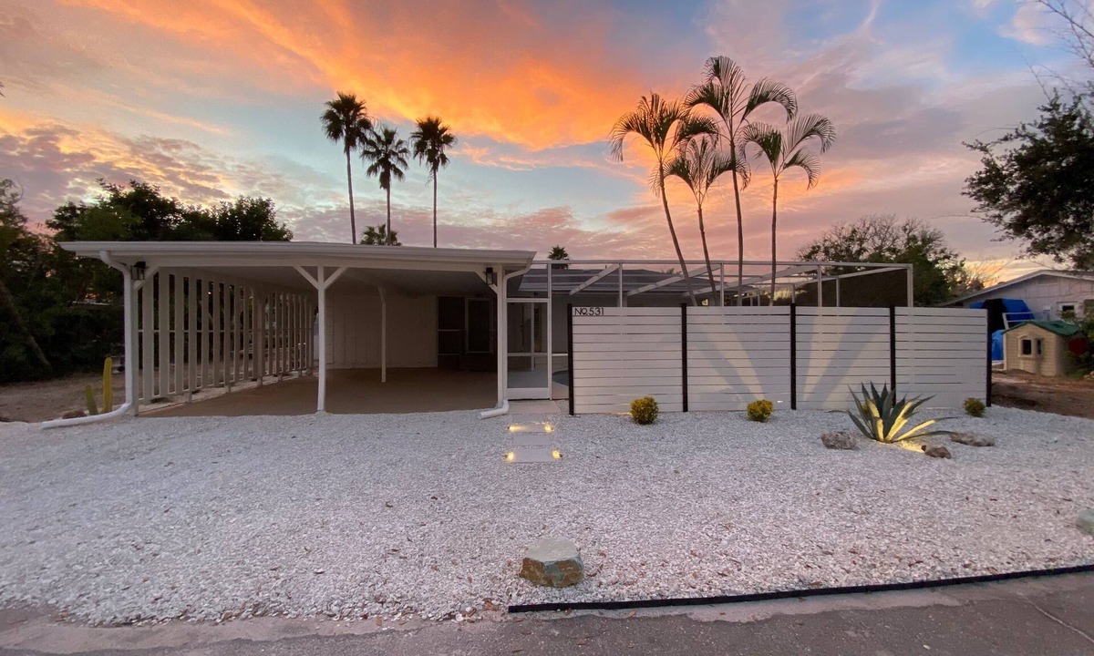 Whitney Beach House | Limited Time Deal 45% Discount - Best Value on LBK