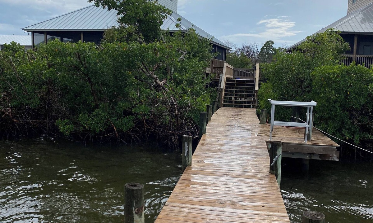Placida House | Little Gasparilla Island family get away sleeps 11.