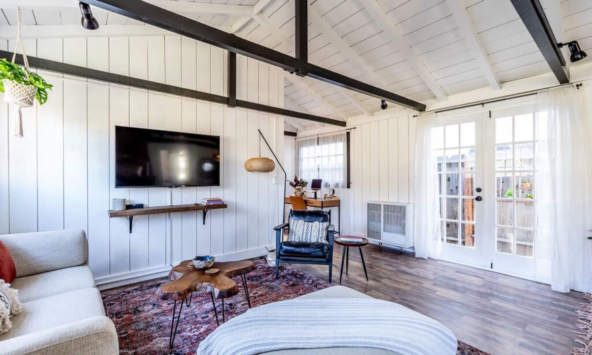 Monterey House | Little Green House - Monterey House - Historic Downtown Cottage, With Beautiful Yard