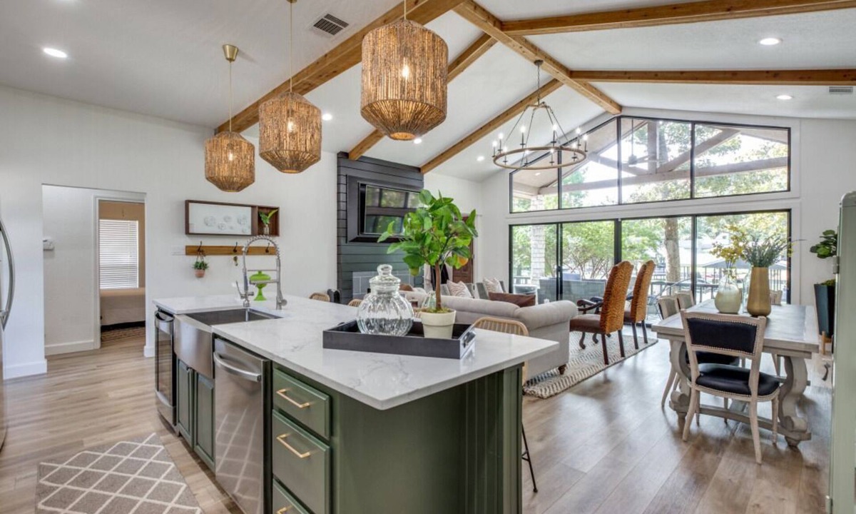 Gun Barrel City House | Livin' La Vida Lago