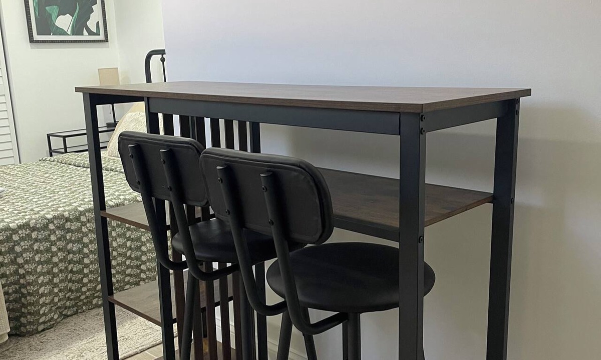 Coral Terrace Apartment | Location matters! Cozy 1 bedroom studio close to West Miami!