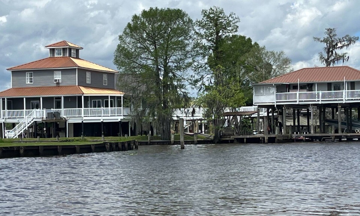 Springfield House | Louisiana Tickfaw River House Near New Orleans, Baton Rouge! Best Views! HotTub!