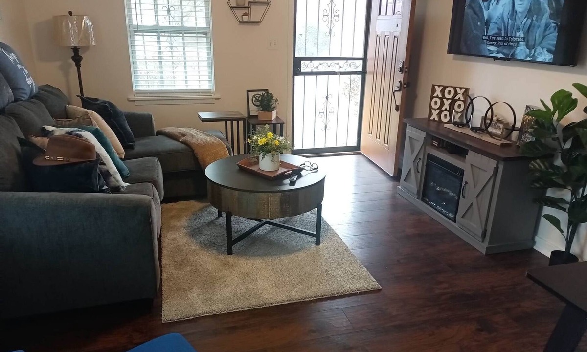 Natchez House | Lovely home, sleep six, quiet area, lots of family games, large yard