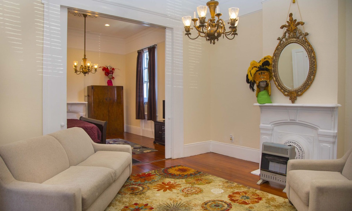 Faubourg Marigny House | Lovely Marigny Home. Super Clean & Off Street Parking