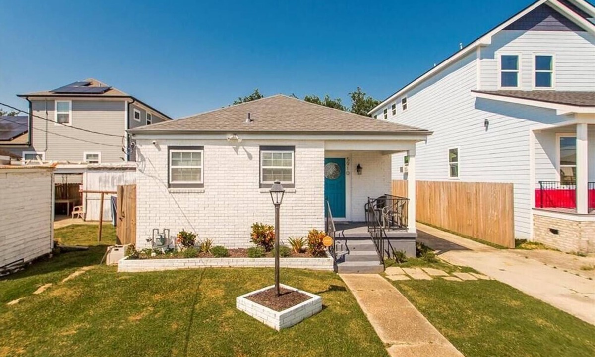 Milneburg House | Lovely, spacious & peaceful 3-bedroom house in New Orleans w AC & outdoor space.
