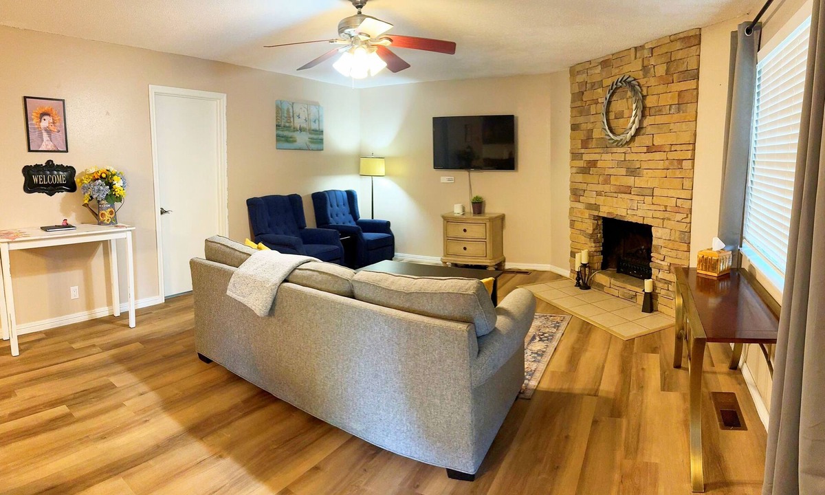 Mead House | Lucky Duck Lodge Cozy Lake Texoma Home Near Marinas, Beaches, & Casinos
