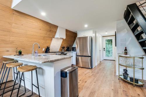 New Iberia Ski Chalet | Luminous Elegant A-Frame with Jacuzzi and Lofted Areas in Louisiana