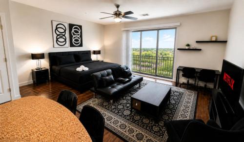Five Points South Apartment | Luxe Nest | King Studio Downtown 2B
