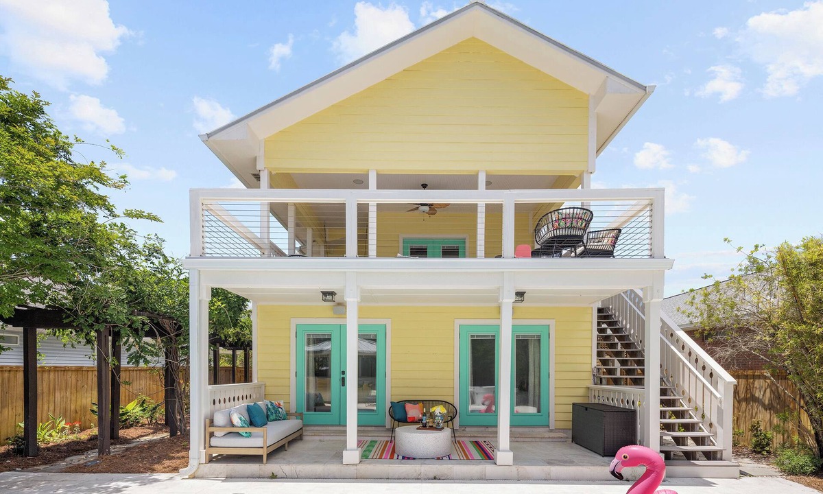 Crystal Shores House | Luxe Villa near Beach, Pool + HotTub, Chef's Kitchen | Woodward Way by AvantStay