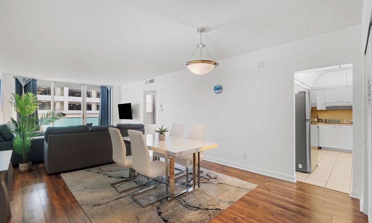 Hollywood South Central Beach Condo | Luxurious Oceanfront Condo –Unmatched Views & Resort-Style Living-20 min to FIFA