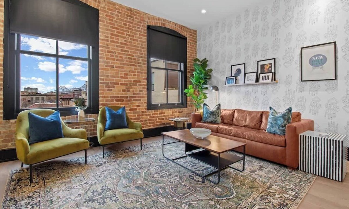 Central Business District Hotel | Luxury 2 Bedroom Downtown Suite