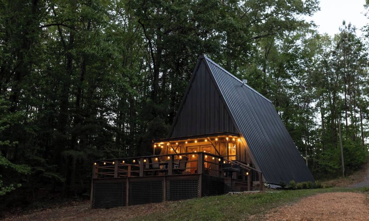 Natchez Cabin | Luxury A-frame Retreat on Private Lake with Firepit! Family Gathering & Relaxing
