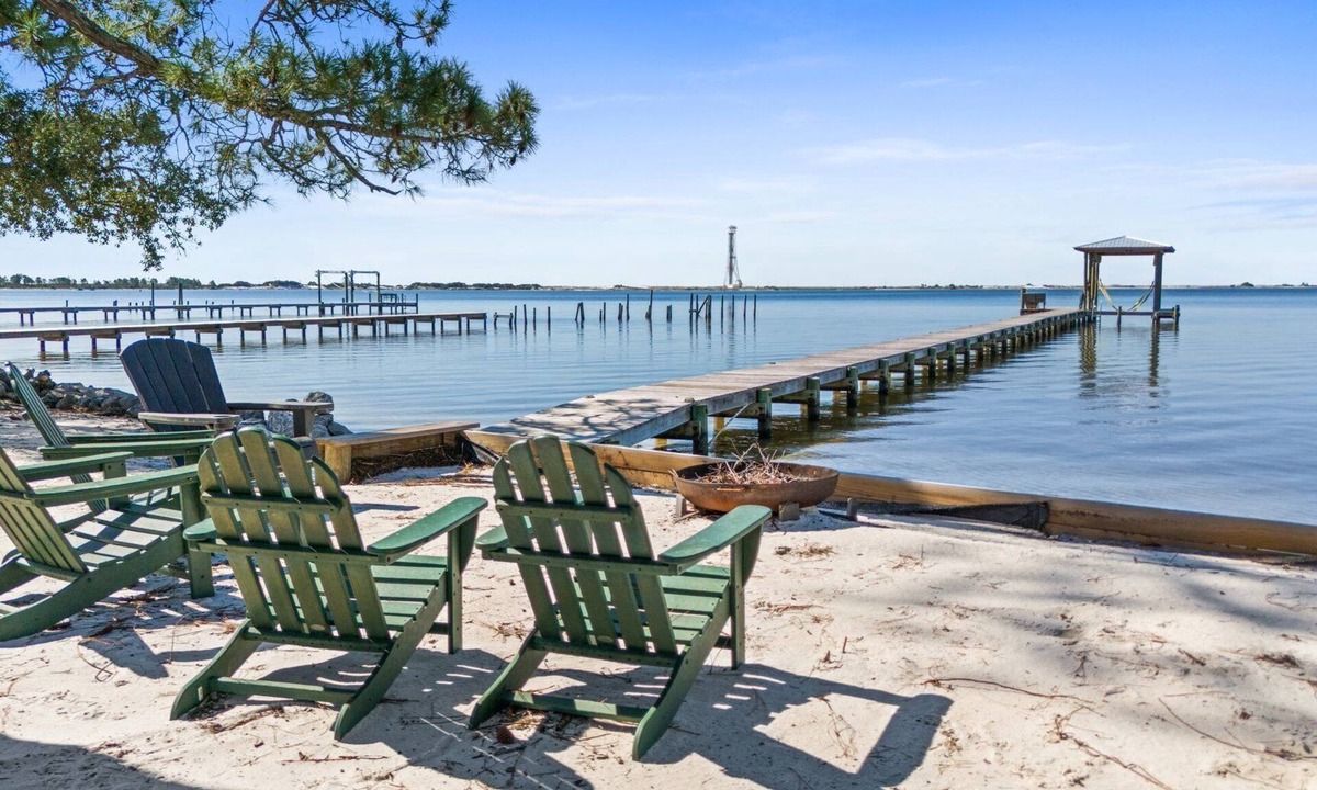 Mary Esther House | Luxury Bayfront Getaway | Private Pool, Pet Friendly, Boat Access | Sleeps 13