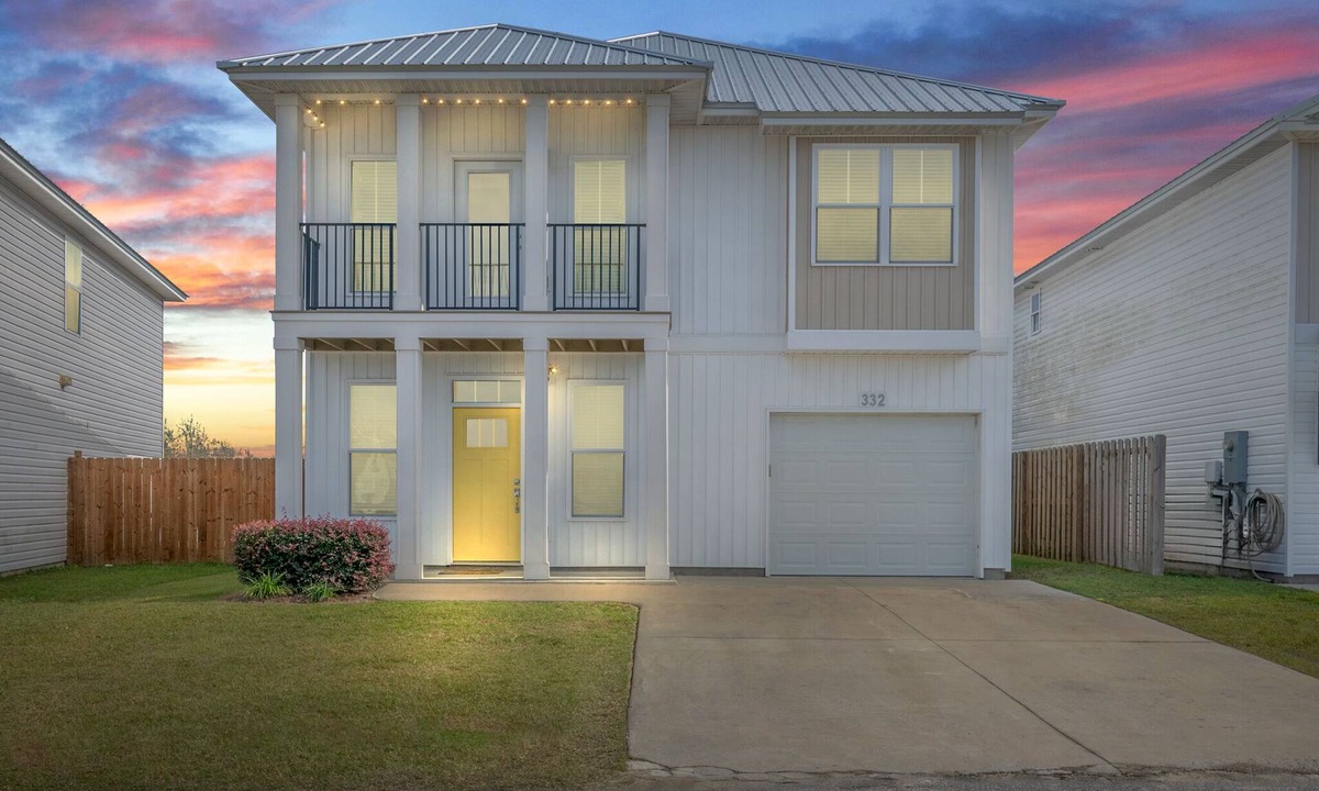 Callaway House | Luxury Coastal Inspired 4-Bedroom in Panama City