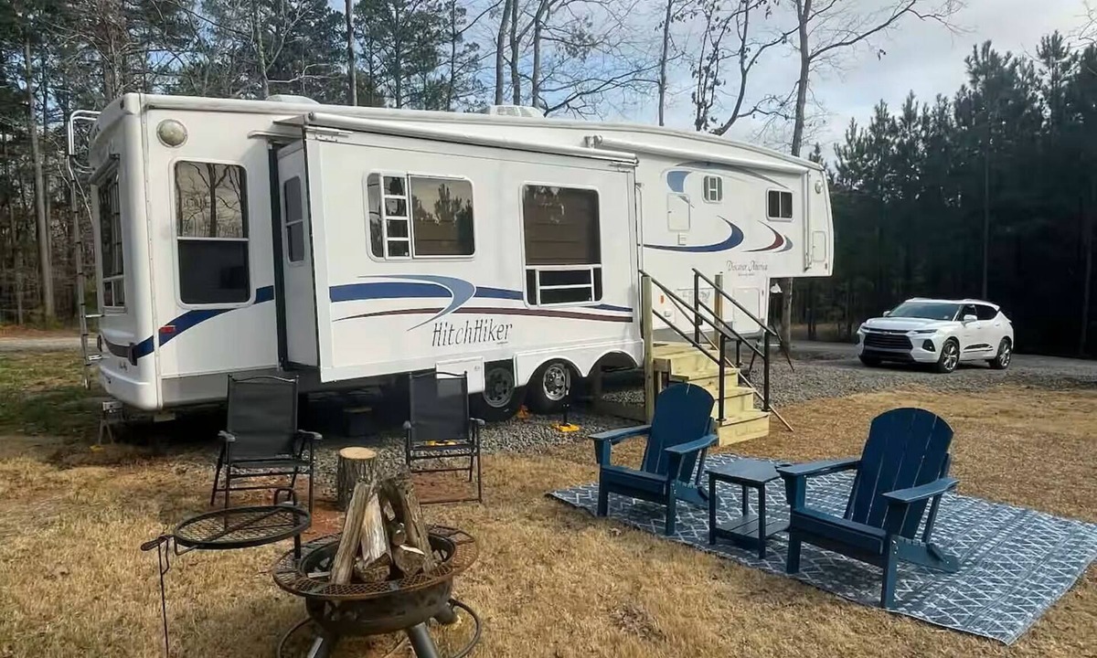 Taylor House | Luxury Glamping RV Sleeps 4 Hot Tub All Resort Amenities Near Lake Claiborne