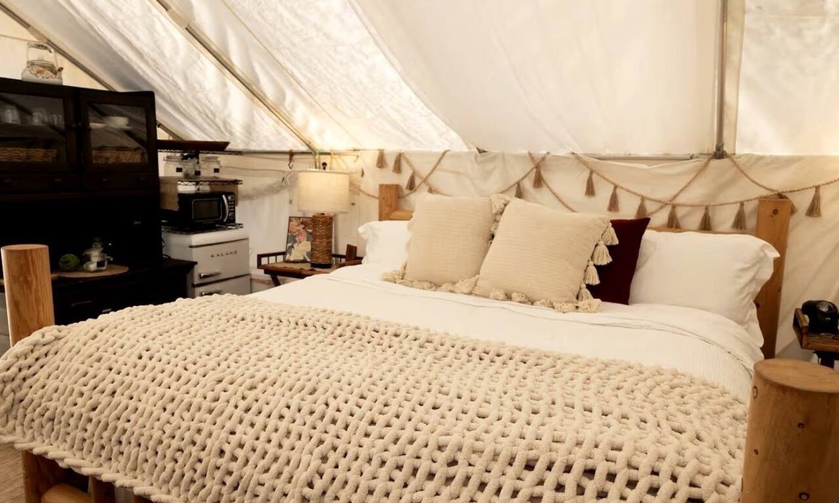 Honey Grove RV Rental | Luxury Safari Tent with Outdoor Clawfoot Tub and Firepit, Near Honey Grove, Texas