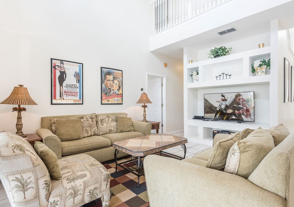 Sunset Lakes Villa | Luxury Sunset Lakes Lakeview home - with two masters, hot tub and games room.