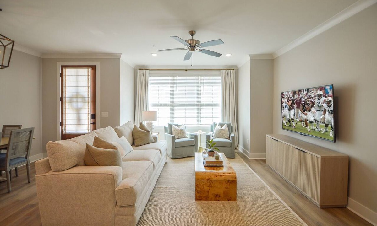 Starkville House | Luxury Townhome 5 Min to MSU Game Day Favorite