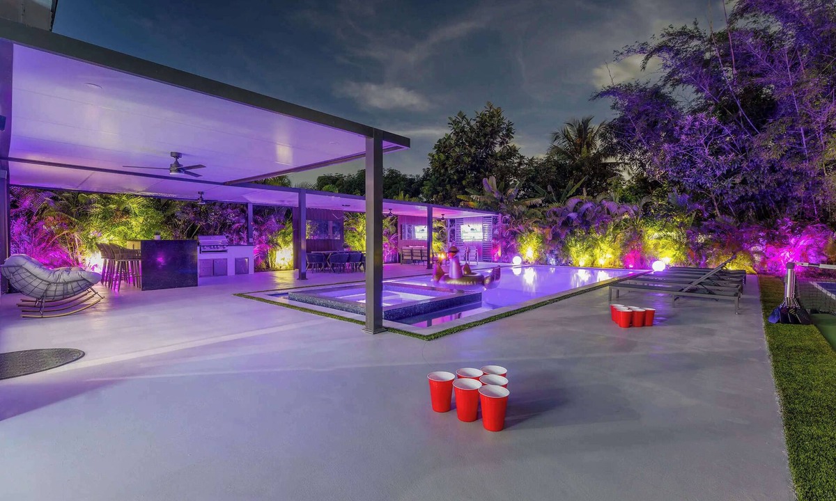 Golden Glades House | Luxury Villa Solara Heated Pool, Hot Tub, Golf