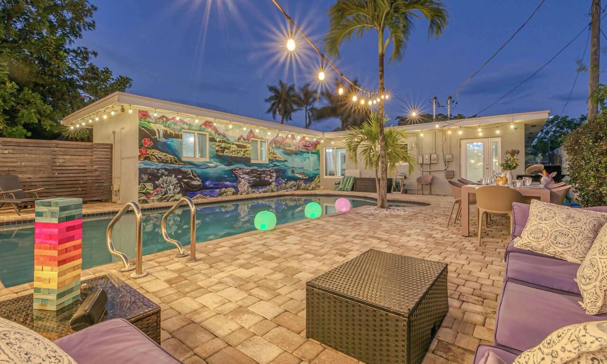 Poinsettia Heights House | LVS Casa DelMar- Outdoor Oasis & Heated Pool 5 Min 2 Beach