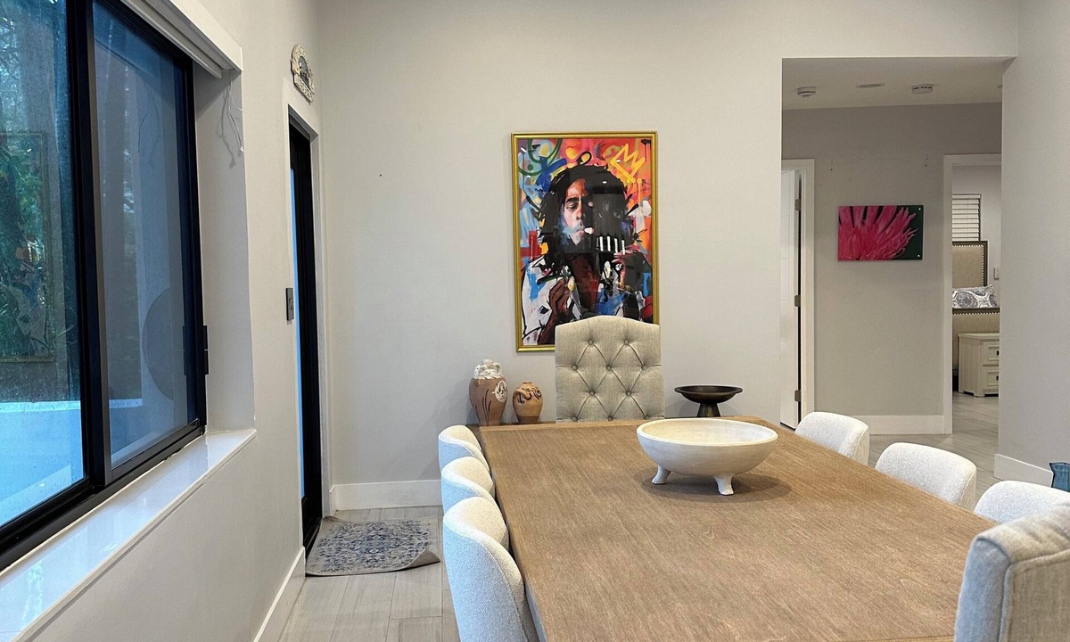 Seybold House | Magical 3-bedroom house in Miami with AC, WiFi and Heated Pool.