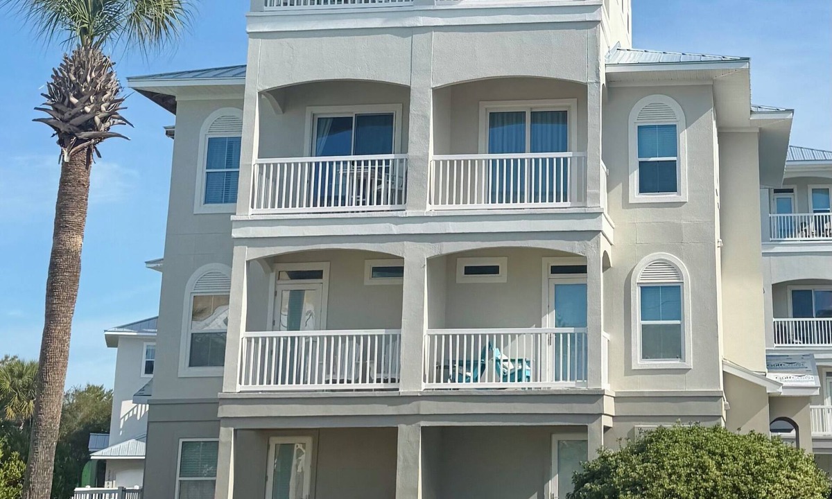 Sunnyside House | Major Snowbird Discounts! Beautiful Gulf views & powdery white beaches.