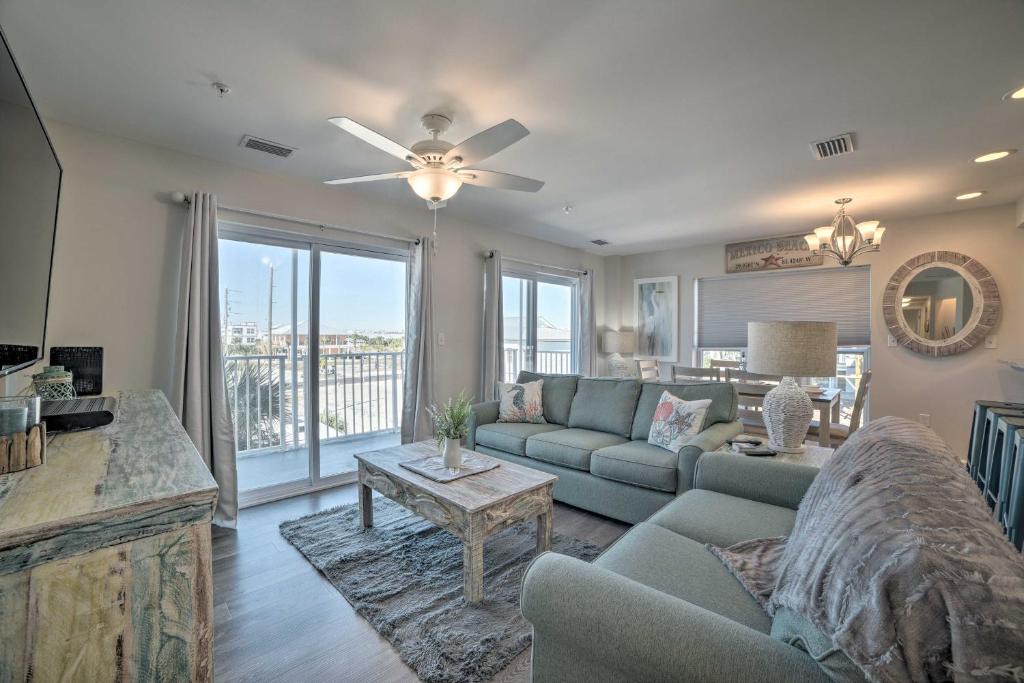 Mexico Beach Apartment | Mexico City Beach Condo with Ocean-View Balcony!