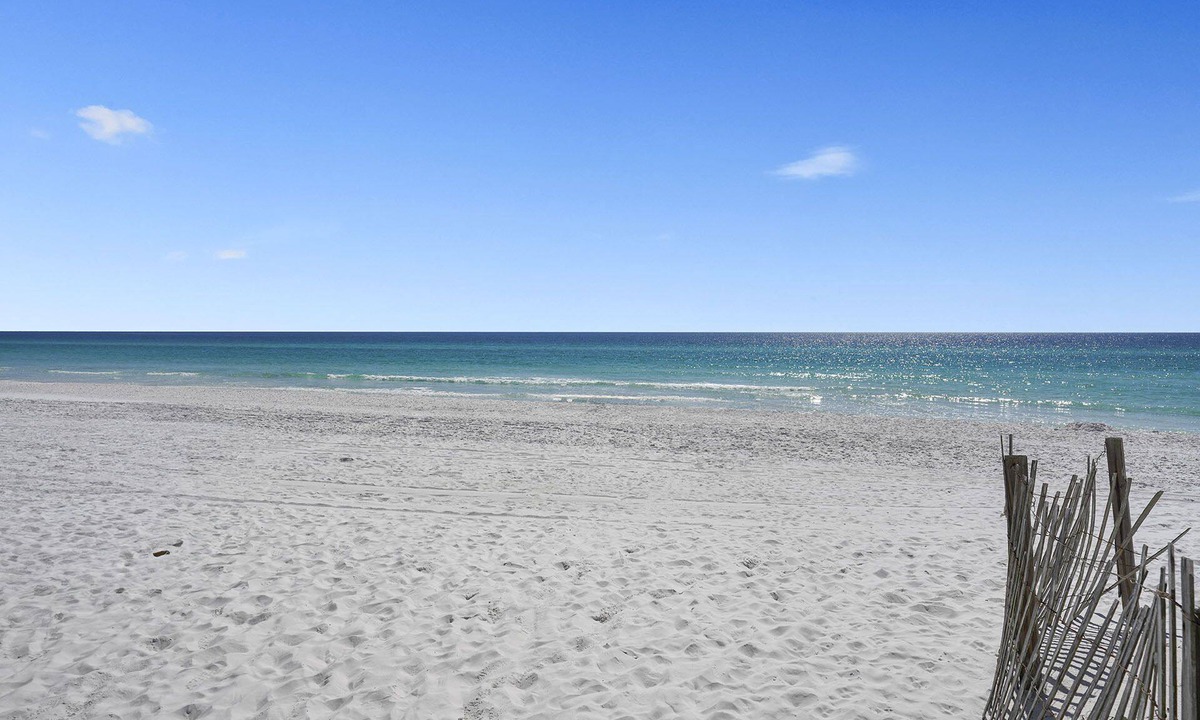 Emerald Waters Village House | Mia-Mar Villa - Luxurious Pet-Friendly Vacation Rental with Private Pool in Miramar Beach