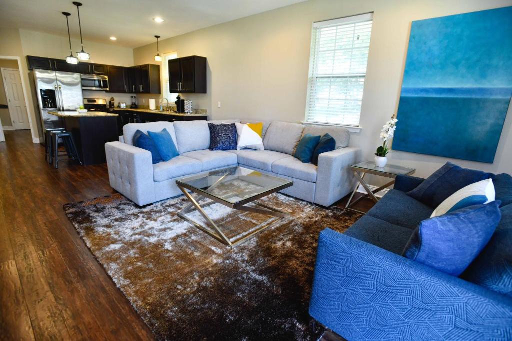 Mid-City Apartment | Mid City Magic 1