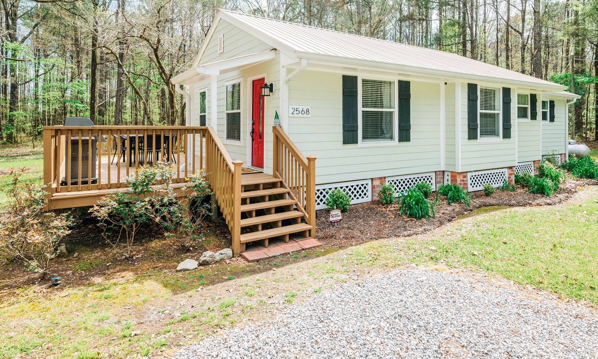 Sturgis Cabin | Minutes from Starkville, Louisville, Sturgis
