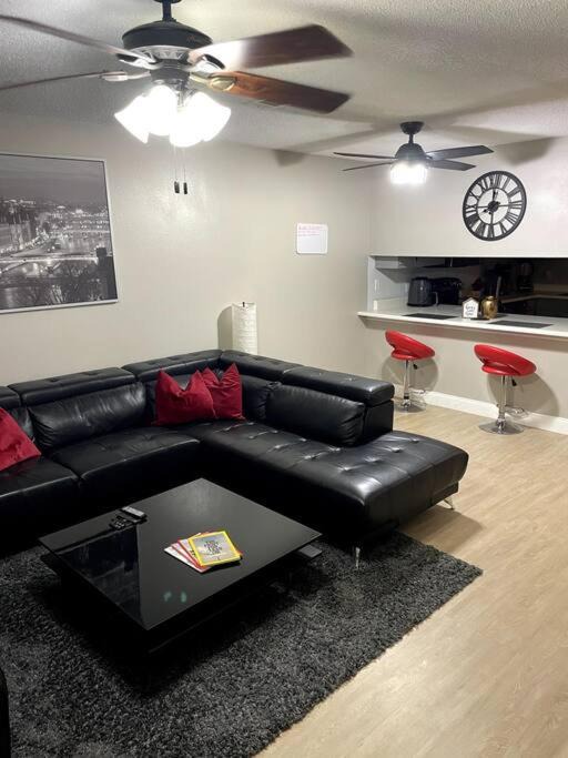 Cinco Bayou Apartment | Modern 2 Bedroom Townhome Minutes from the Beach!