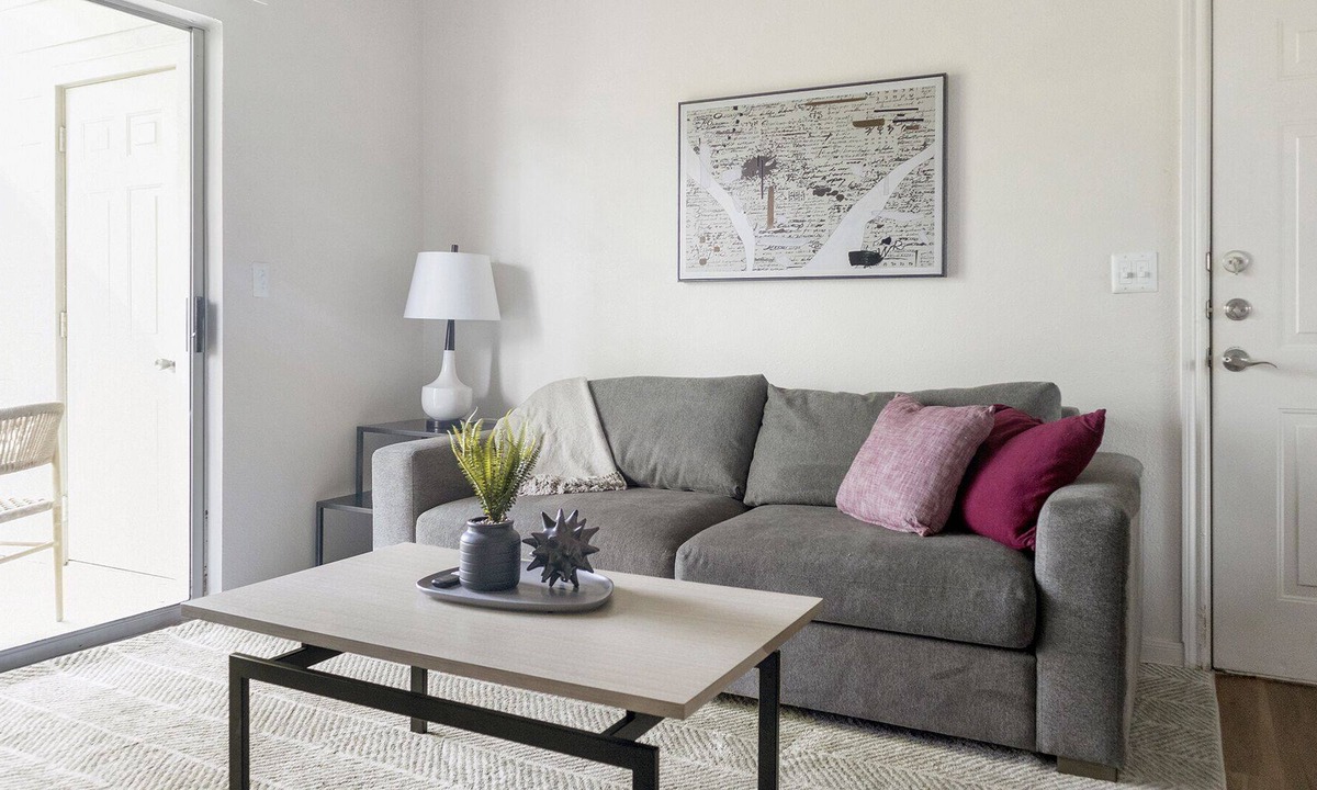 Highlands - Perkins Apartment | Modern Apartment in Prime Location (ID1201X608)