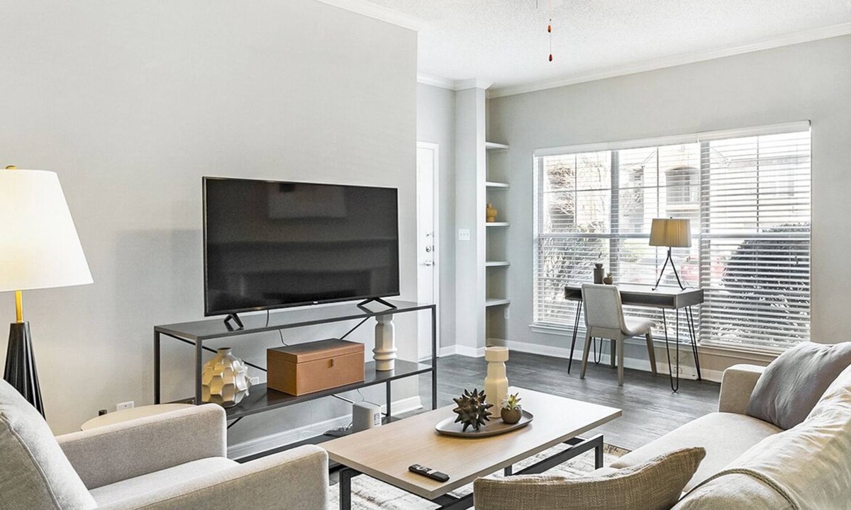 Crestline Heights Apartment | Modern Apartment in Prime Location (ID8796X21)
