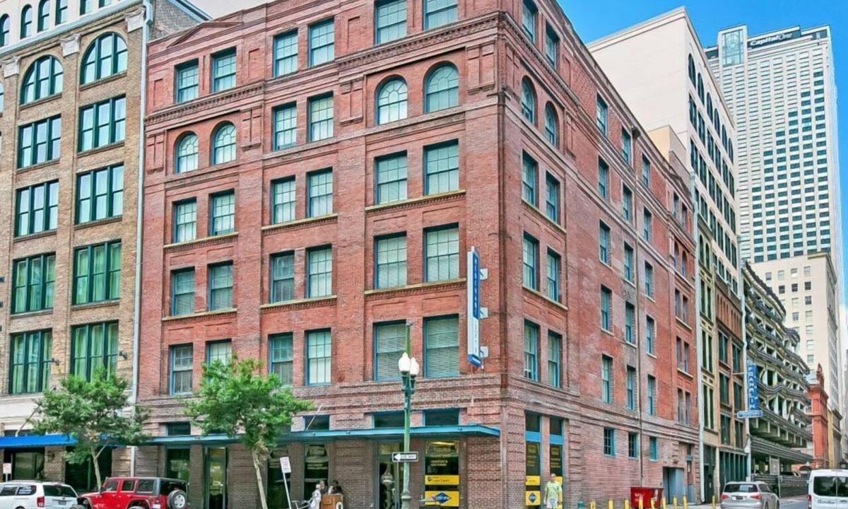 Central Business District Hotel | Modern Gorgeous Loft - Walk to Bourbon