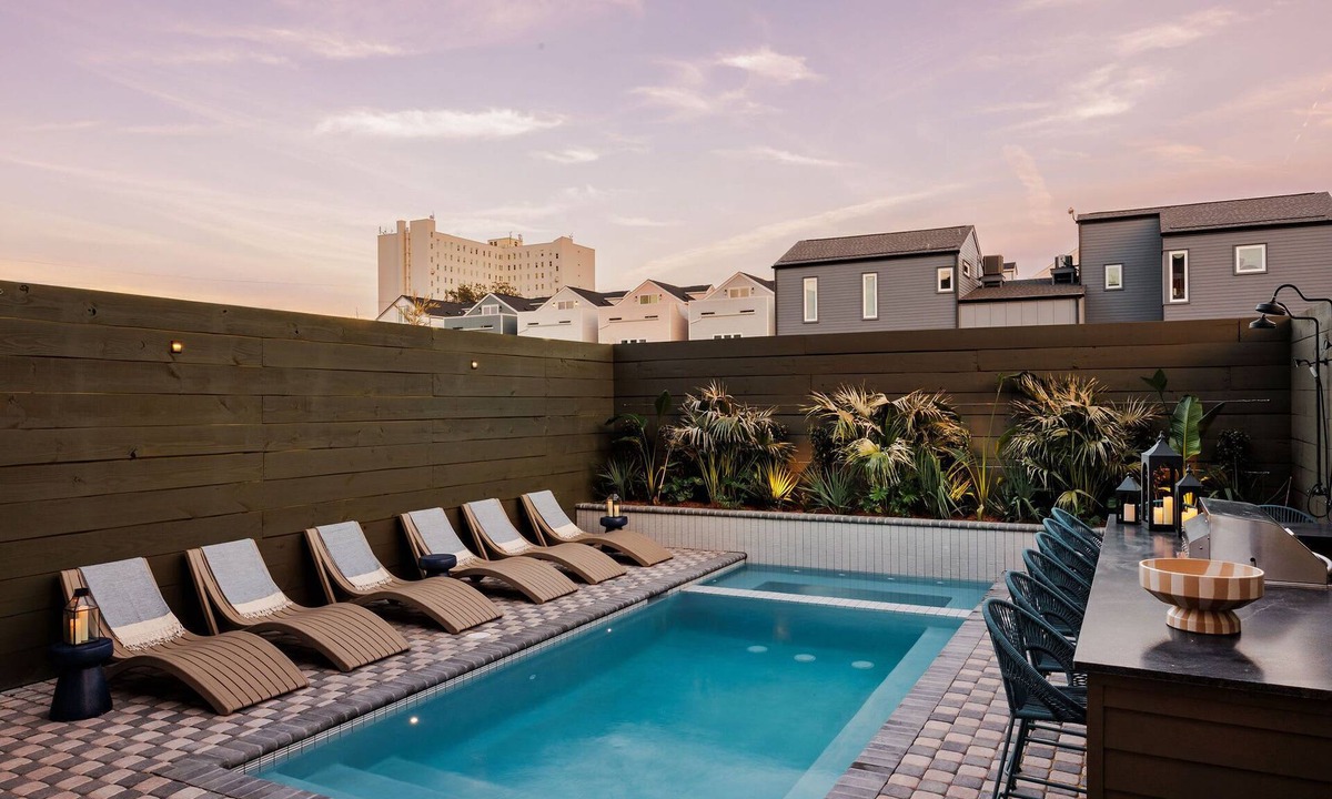 Faubourg Lafayette Condo | Modern New Homes | Heated Pools and Spas