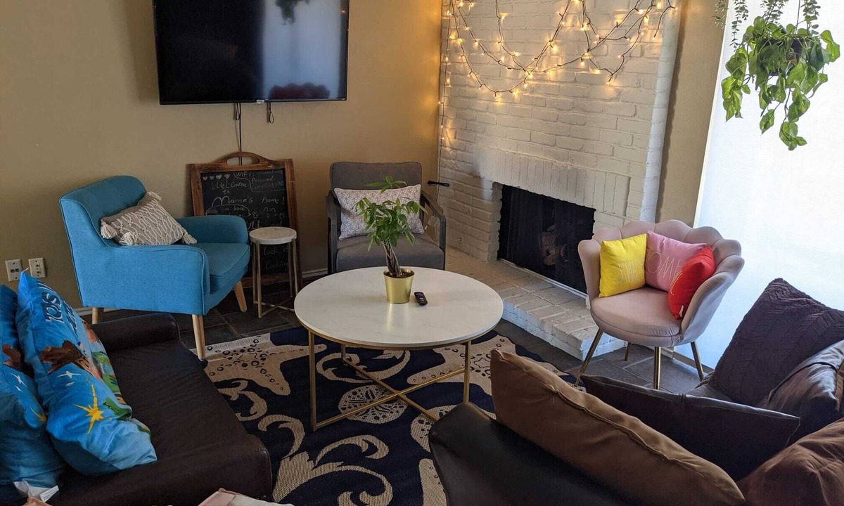 Far North Dallas Condo | MOMO 2B/2B condo with pool in Dallas on Prestonroad