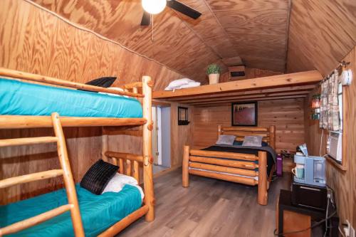 Mc Caskill Apartment | Montana2 Cabin at Crater Diamonds