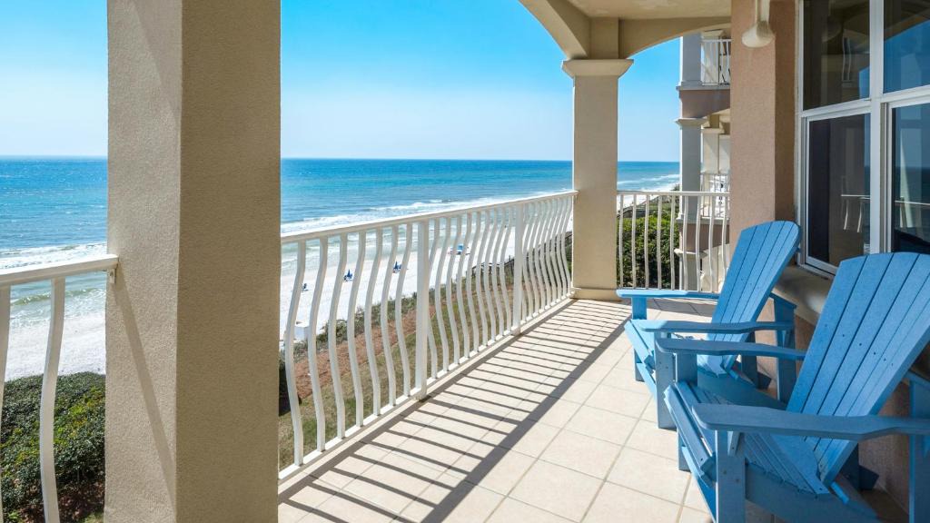 Seacrest House | Monterey Condos B302