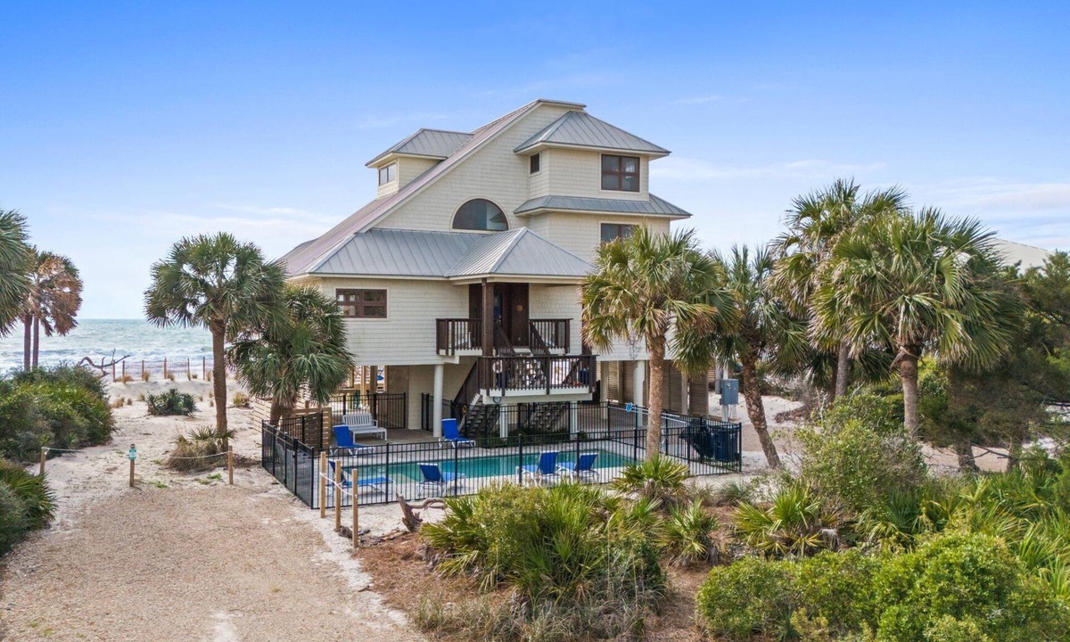 Treasure Beach Village House | Morning Glory: Beachfront, Private Pool, Hot Tub, In the Plantation