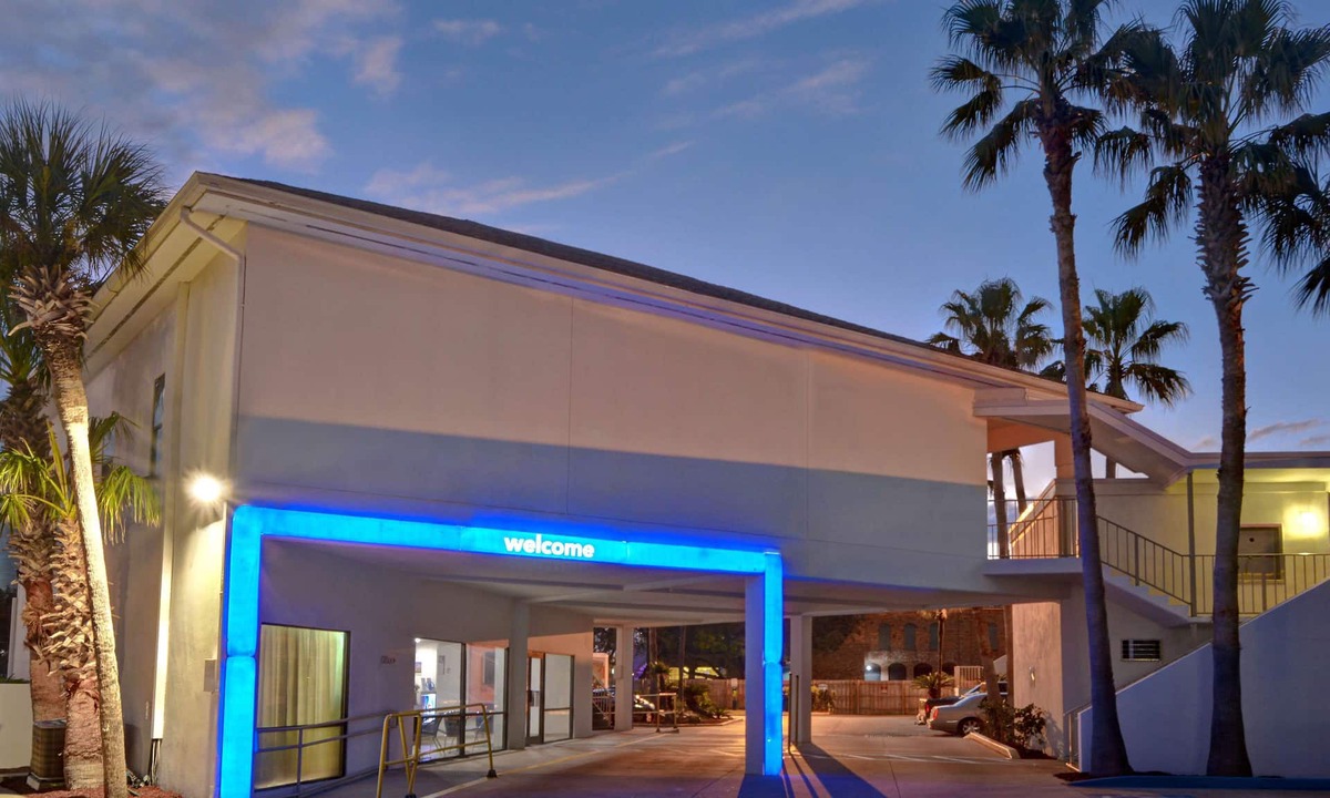 Destin Hotel | Motel 6 Destin, FL