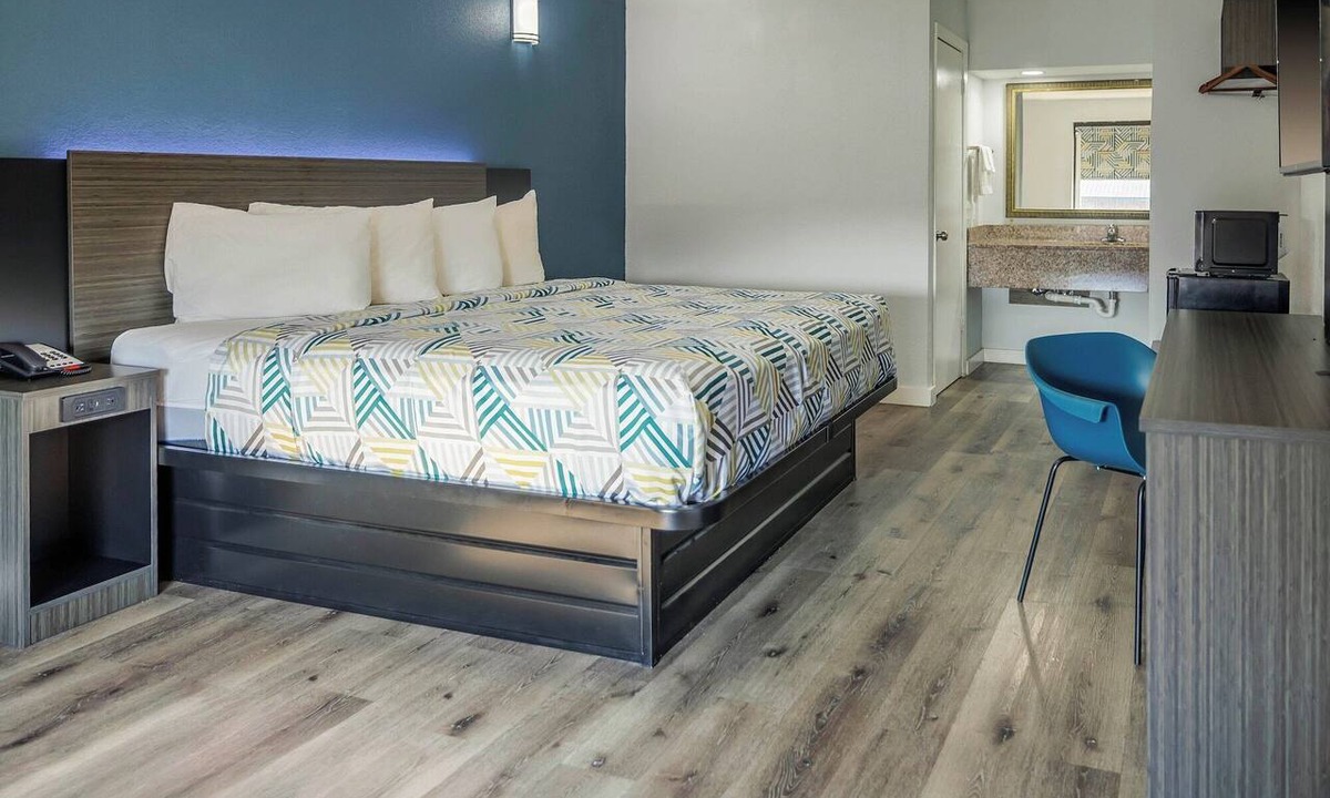 Greenwood Hotel | Motel 6 Greenwood, MS