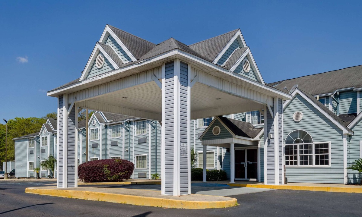 Tillmans Corner Hotel | Motel 6 Mobile, AL