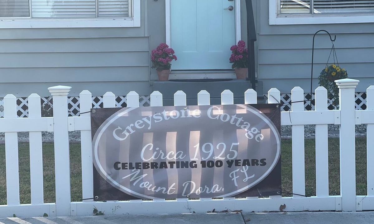 Mount Dora Cottage | Mount Dora cottage - 100 years of Old Florida charm with all modern the comfort