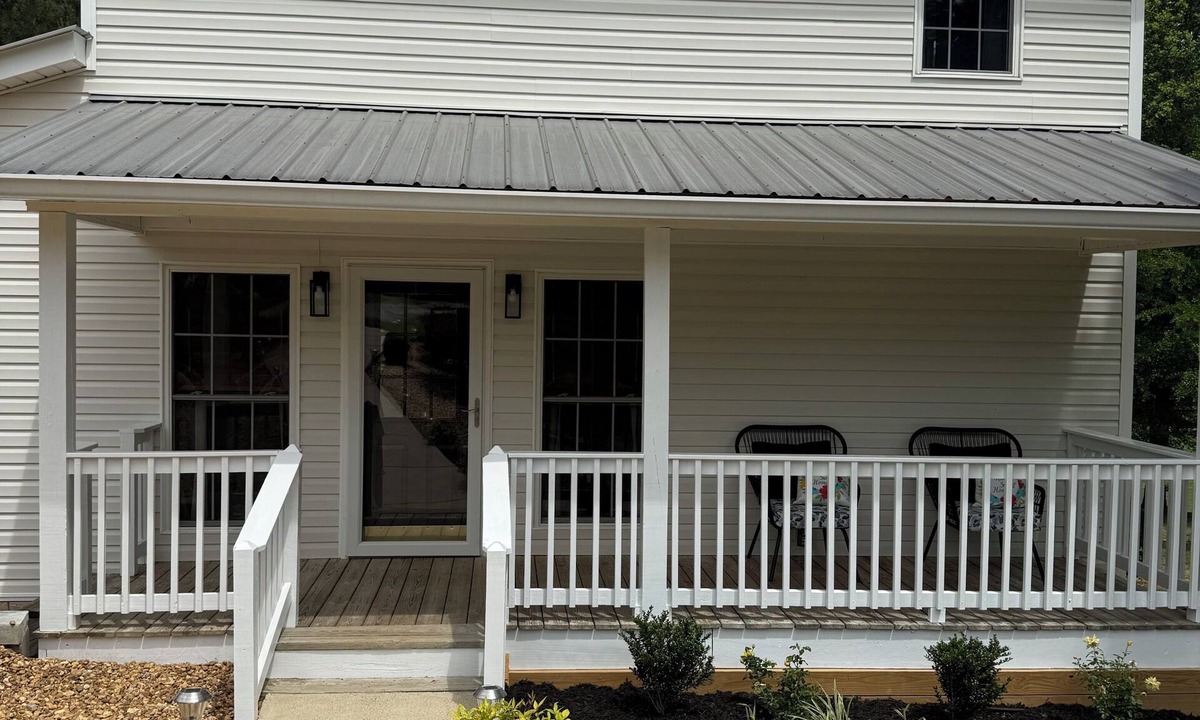 Attalla House | Nana’s Cottage. Perfect 2 bedroom 1 bath home in a beautiful country setting